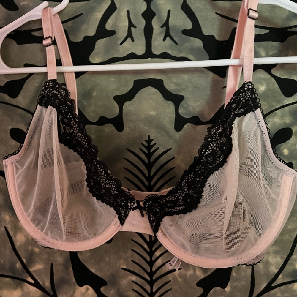 Victoria's Secret Pink and Black Lace Bra No lining